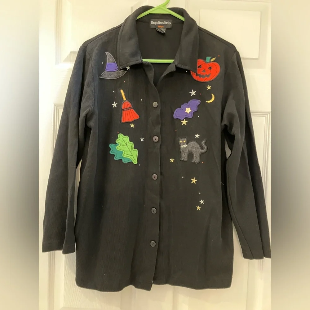 Hampshire Studio Halloween Themed Button-Up Shirt - Picture 1 of 6